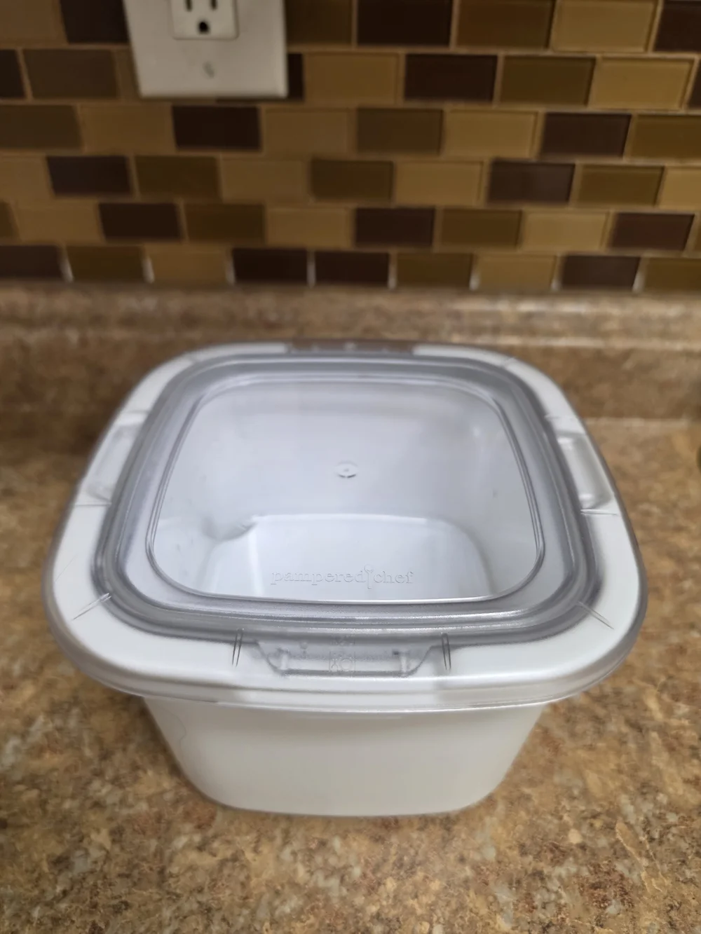 Pampered Chef White Food Storage Container with Clear Lid